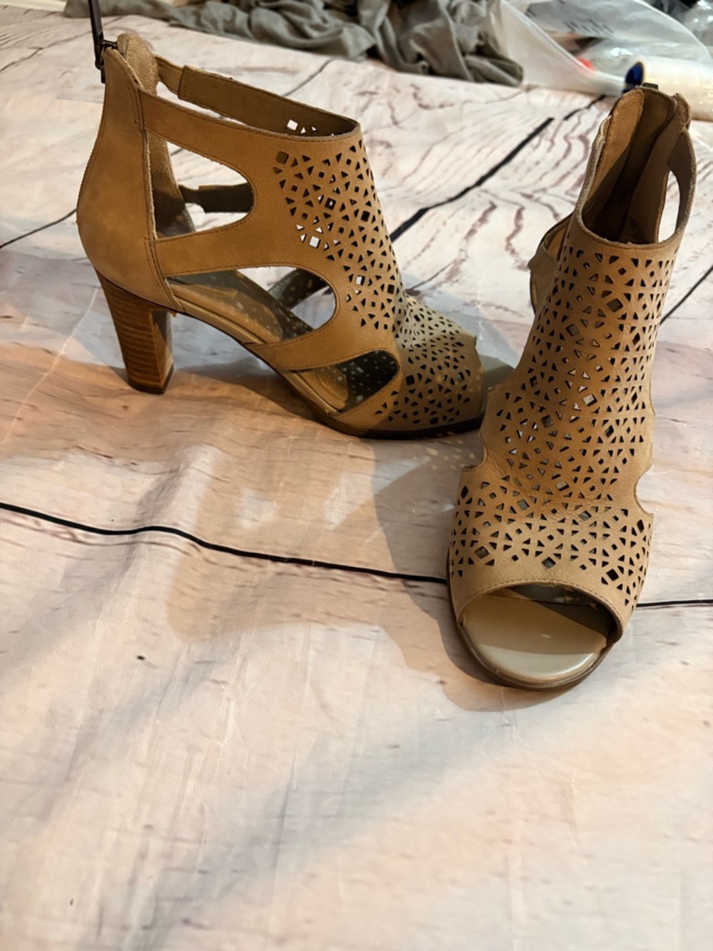 Rockport Tan Laser-Cut Open-Toe Block Heel Sandals